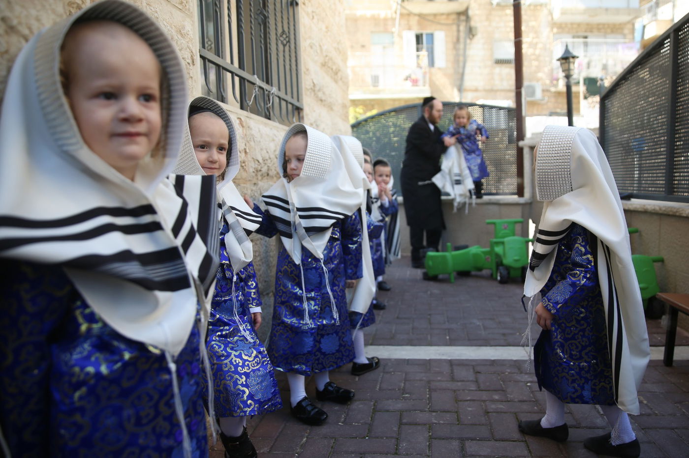 "פורים כפורים": הילדים הקטנים ערכו הצגה מרגשת