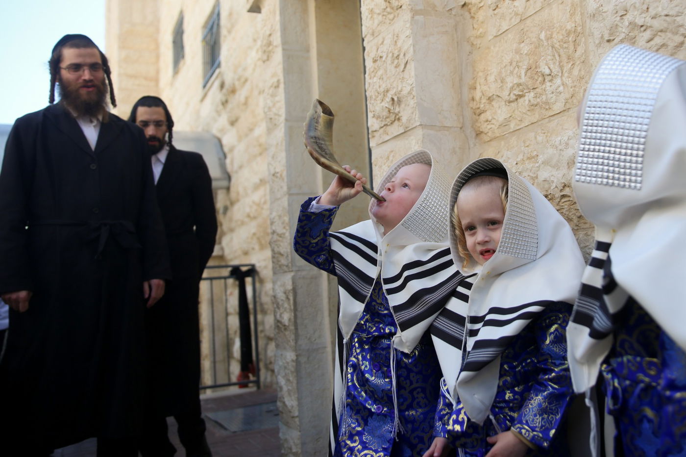 "פורים כפורים": הילדים הקטנים ערכו הצגה מרגשת
