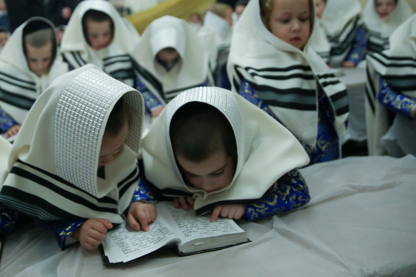 "פורים כפורים": הילדים הקטנים ערכו הצגה מרגשת