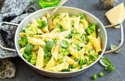 מק אנד צ'יז עם ירקות ירוקים שישתיקו את  המצפון