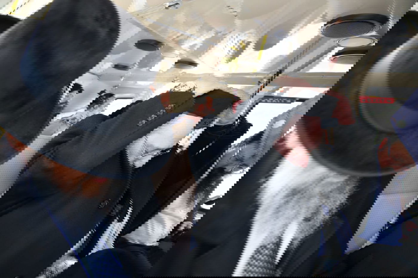 באמצע הצום: מקובלי אור הרשב"י הגיעו במסוק למירון • צפו