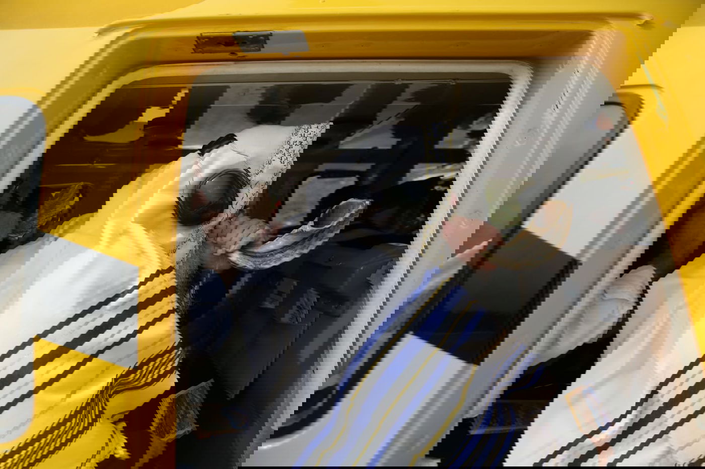 באמצע הצום: מקובלי אור הרשב"י הגיעו במסוק למירון • צפו