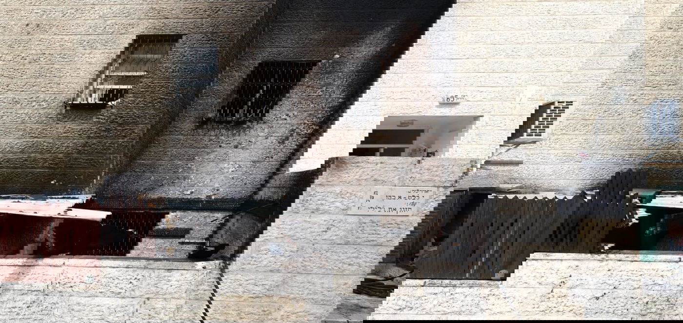 שריפה פרצה בדירה; אם וילדתה נפצעו קל