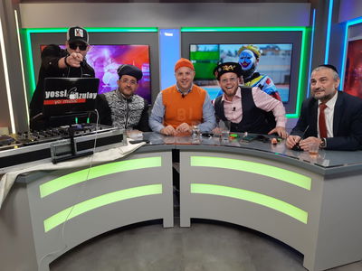 יאללה חגיגה! מנחם טוקר עם משתה הפורים ב'אולפן כיכר'