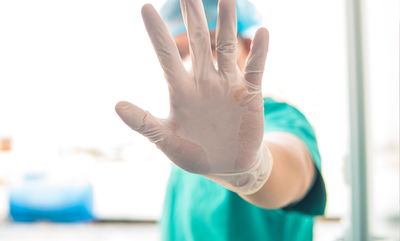 פסק: מי שחייב להיות בבידוד - "אסור לו לבוא לבית הכנסת"