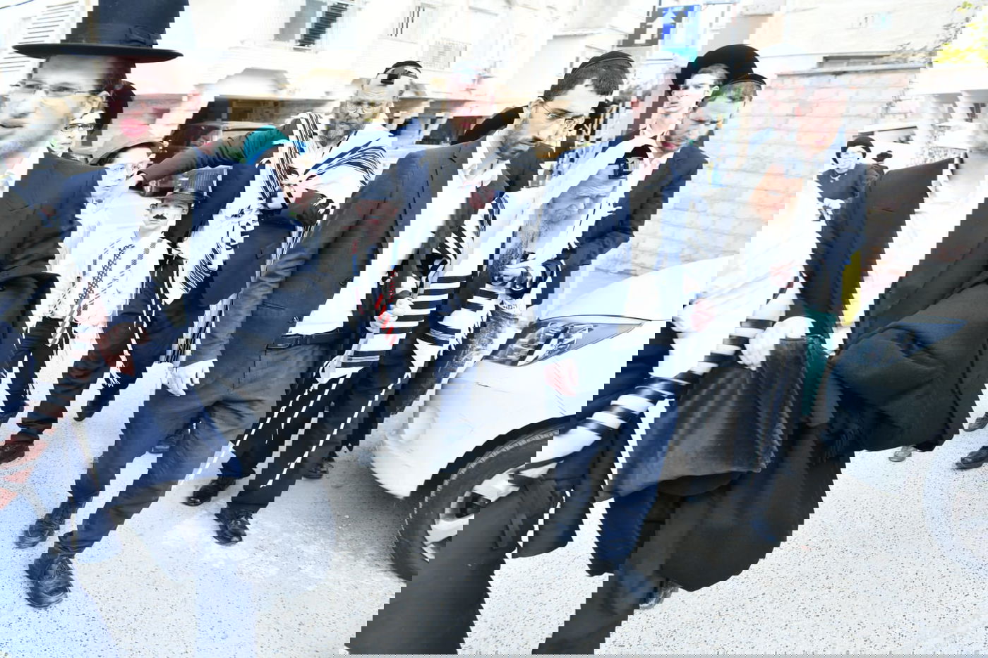 הגר"ג אדלשטיין בקריאת המגילה ומתנות לאביונים • תיעוד