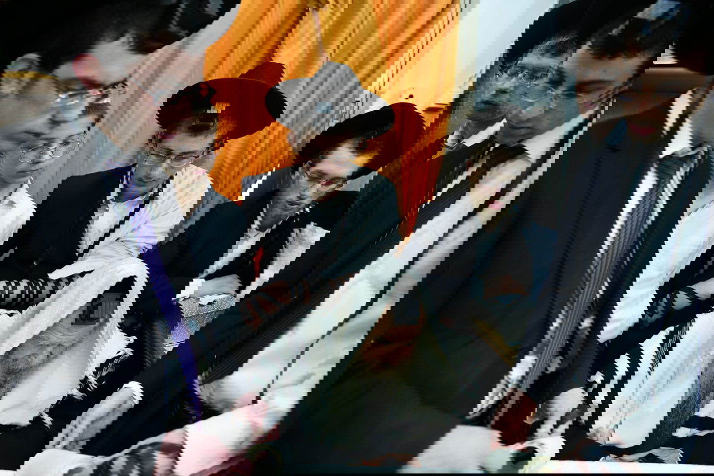 הגר"ג אדלשטיין בקריאת המגילה ומתנות לאביונים • תיעוד