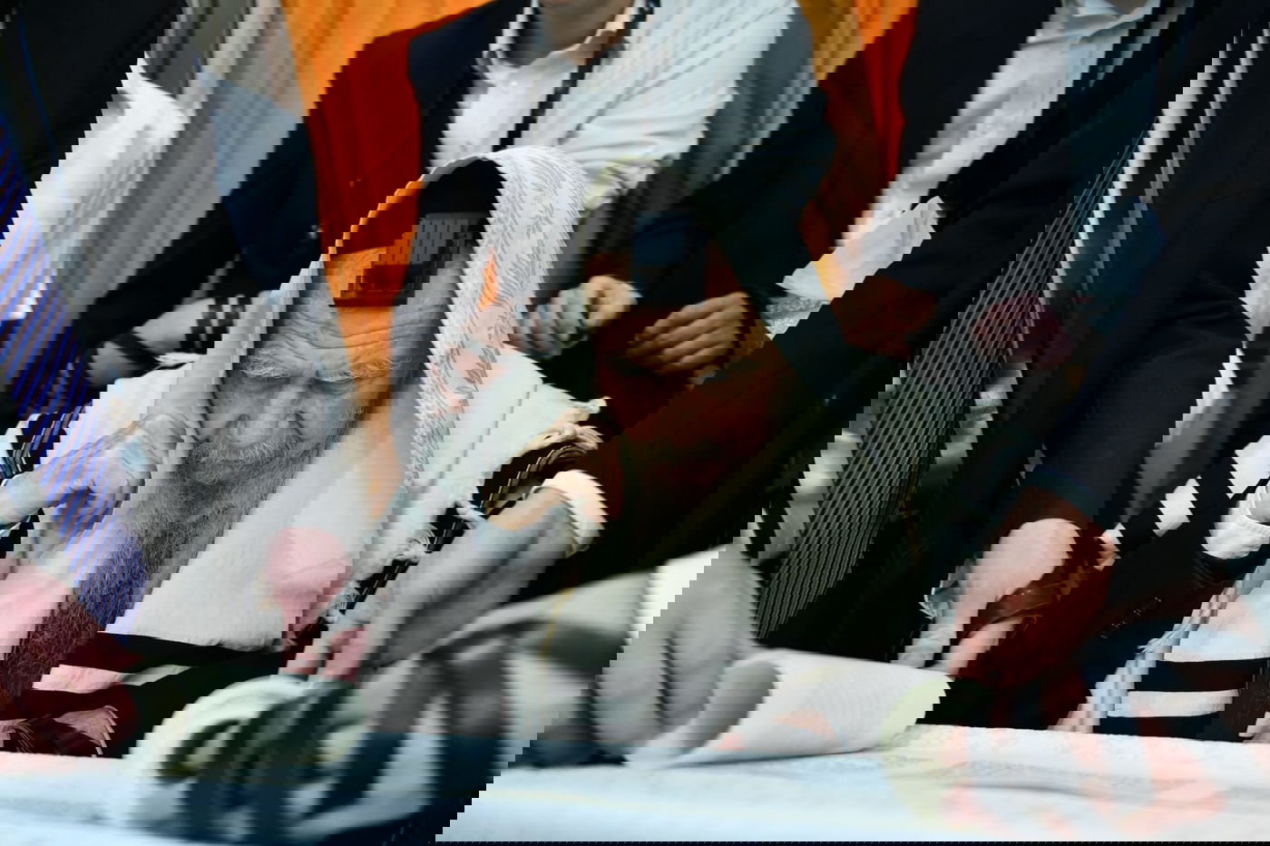 הגר"ג אדלשטיין בקריאת המגילה ומתנות לאביונים • תיעוד