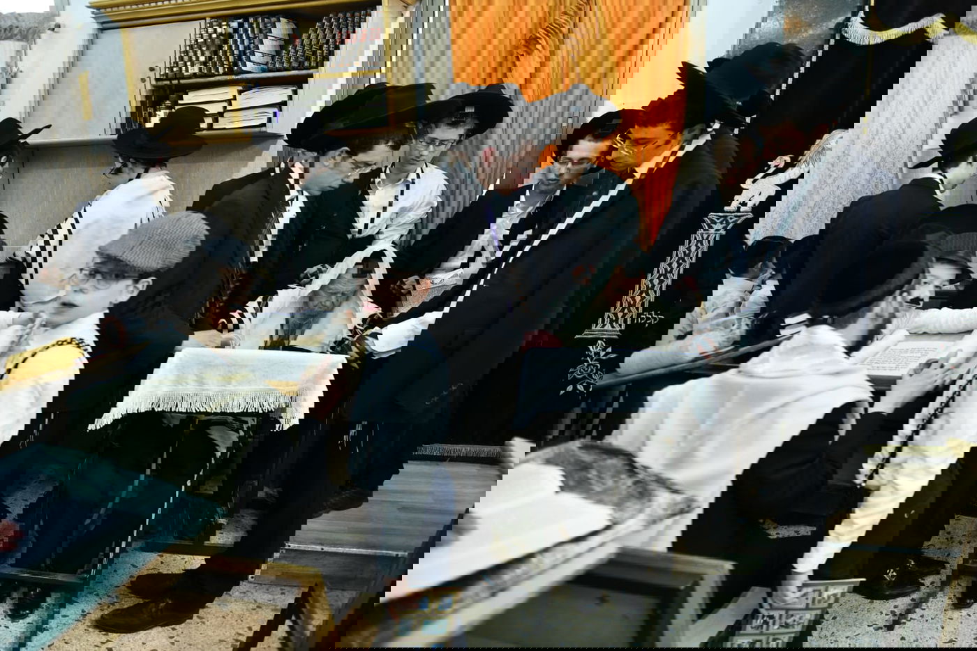 הגר"ג אדלשטיין בקריאת המגילה ומתנות לאביונים • תיעוד