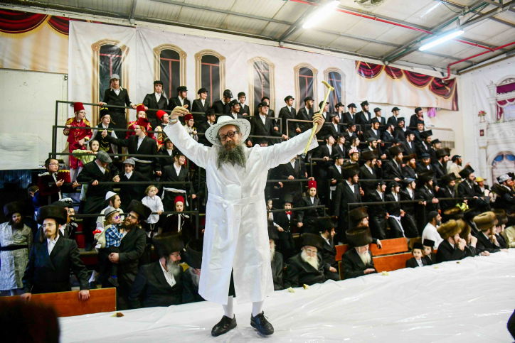 'טיש משתה היין' בחצר הקודש קרעטשניף ברחובות