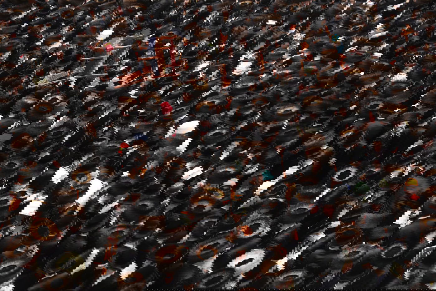 תיעוד: קריאת המגילה אצל האדמו"ר מבעלזא