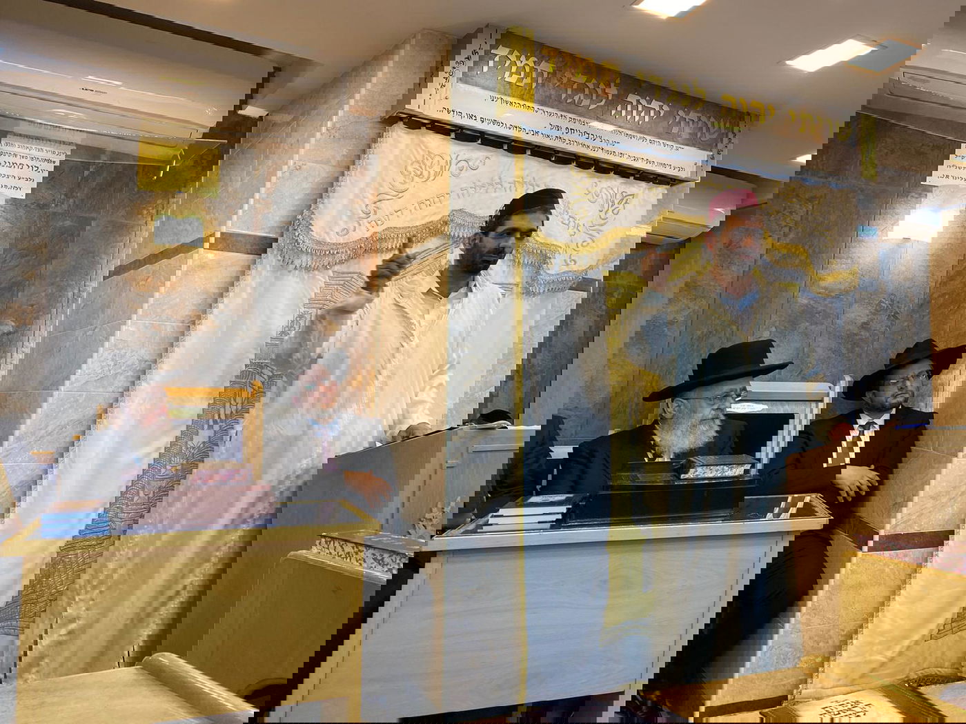 שושן פורים: קריאת המגילה של הראשון לציון