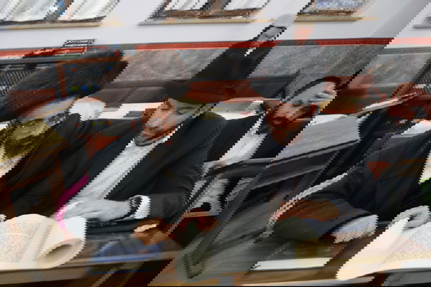 חג הפורים במאה שערים: מגילה ותחפושות