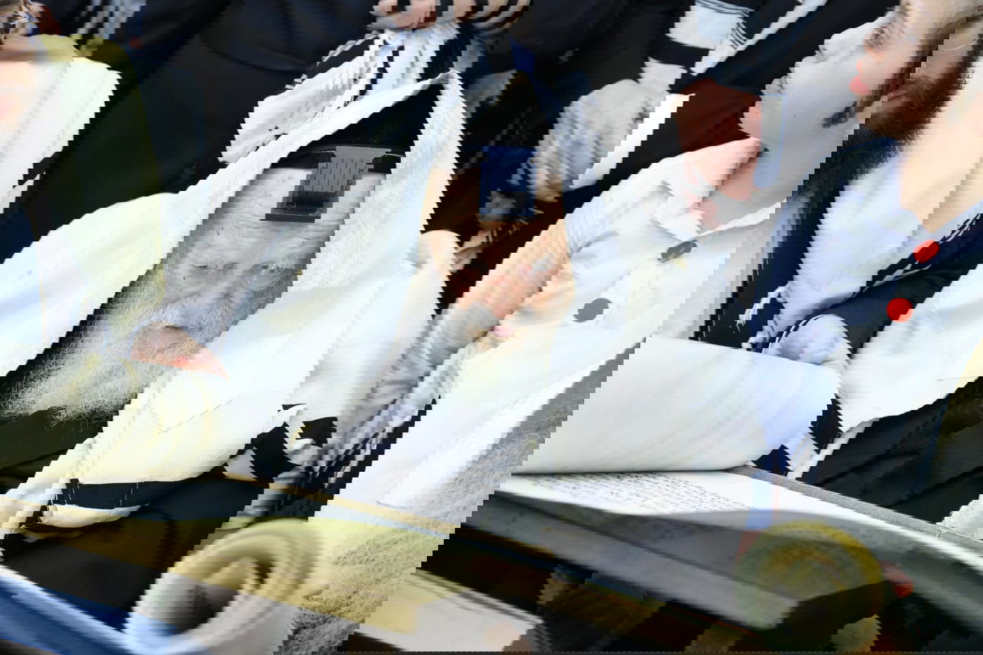 פורים בבית שר התורה: מגילה ומתנות לאביונים