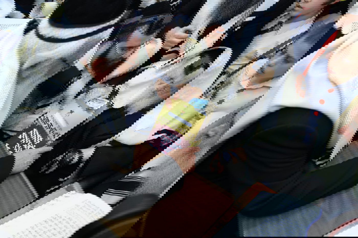 פורים בבית שר התורה: מגילה ומתנות לאביונים