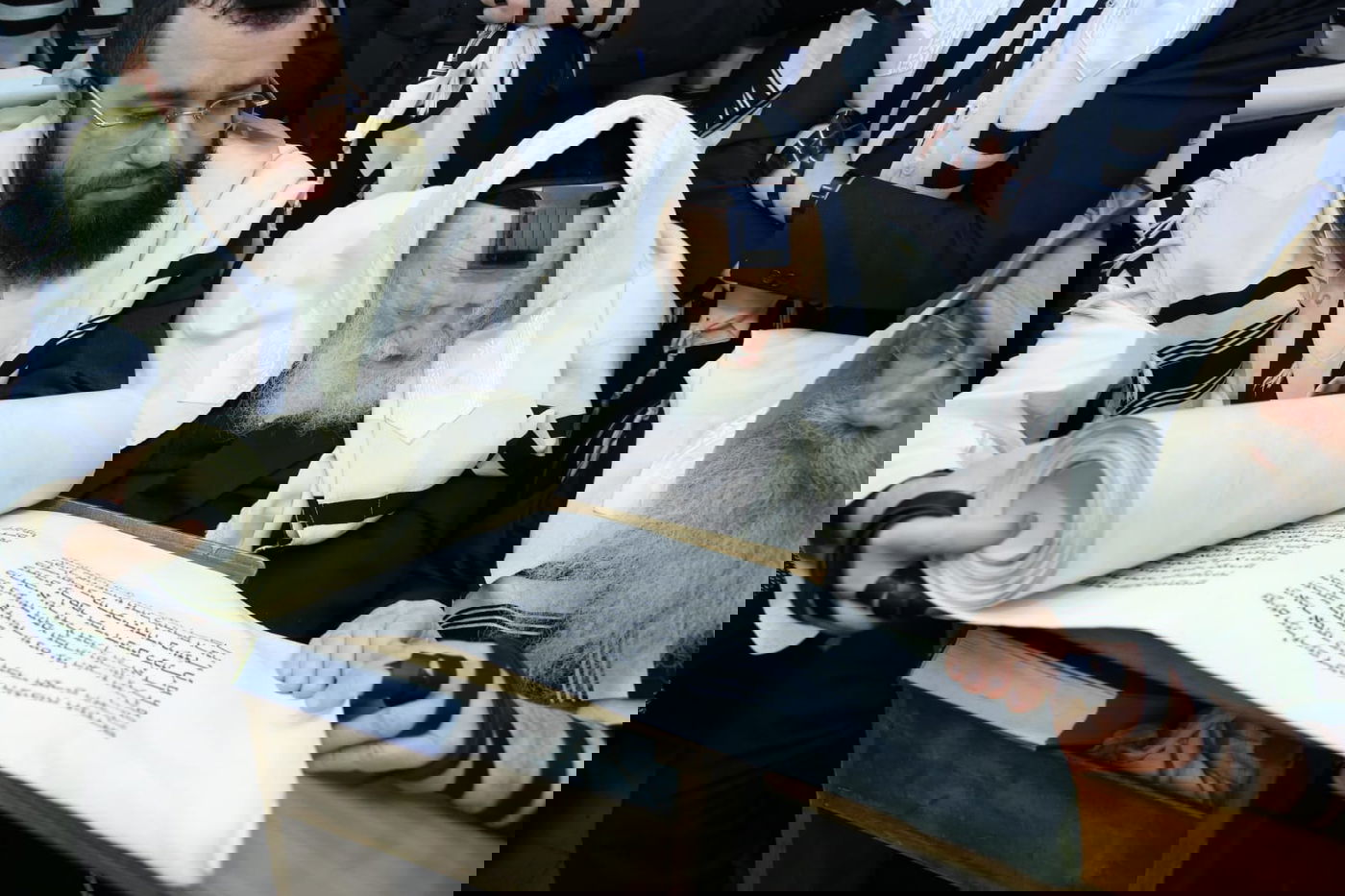 פורים בבית שר התורה: מגילה ומתנות לאביונים