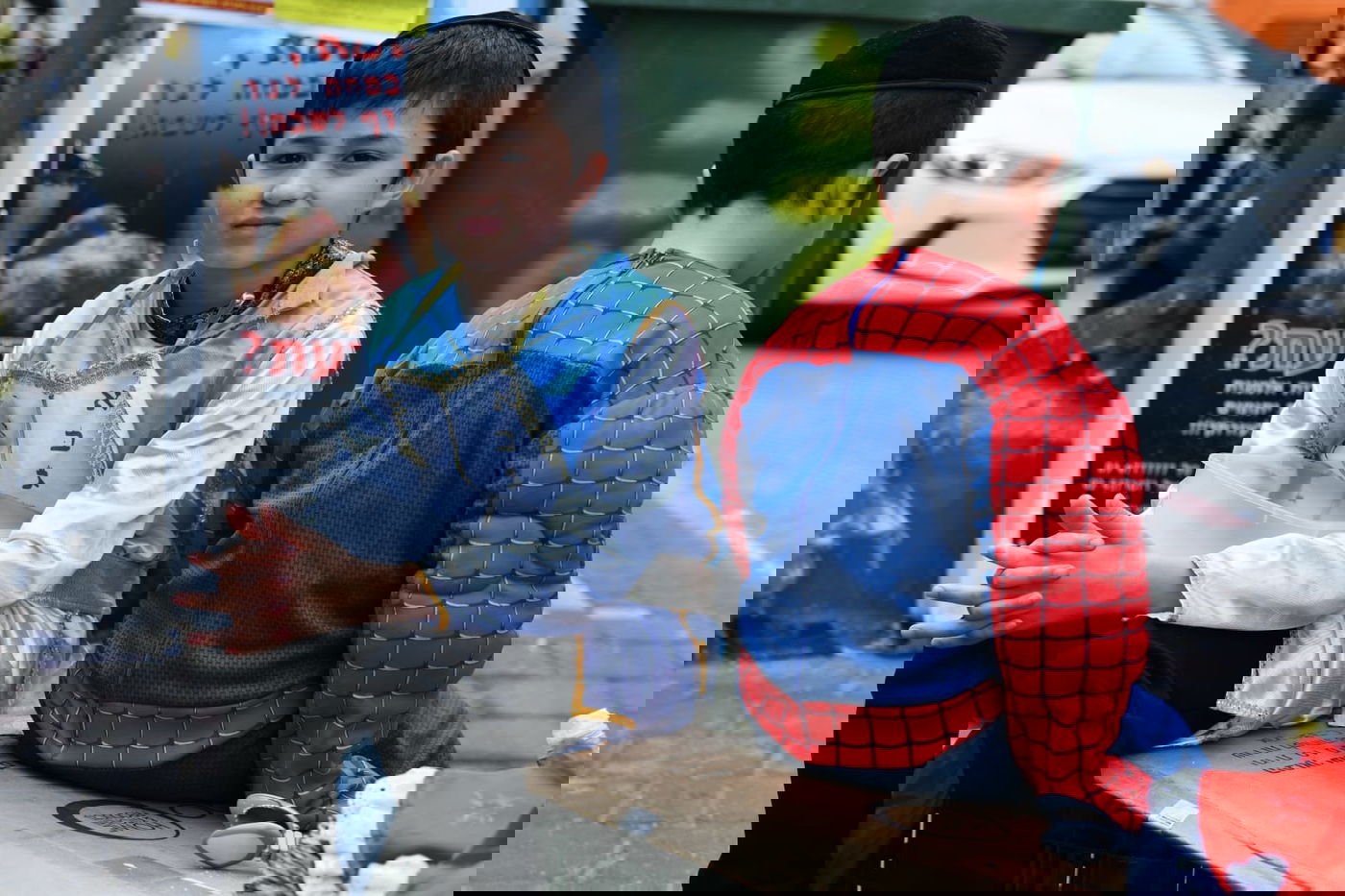 כך חוגגים הבני ברקים את חג הפורים • טעימה