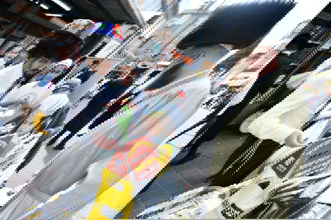 כך חוגגים הבני ברקים את חג הפורים • טעימה