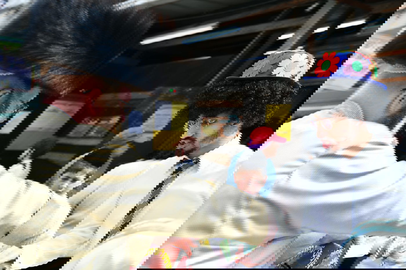 כך חוגגים הבני ברקים את חג הפורים • טעימה