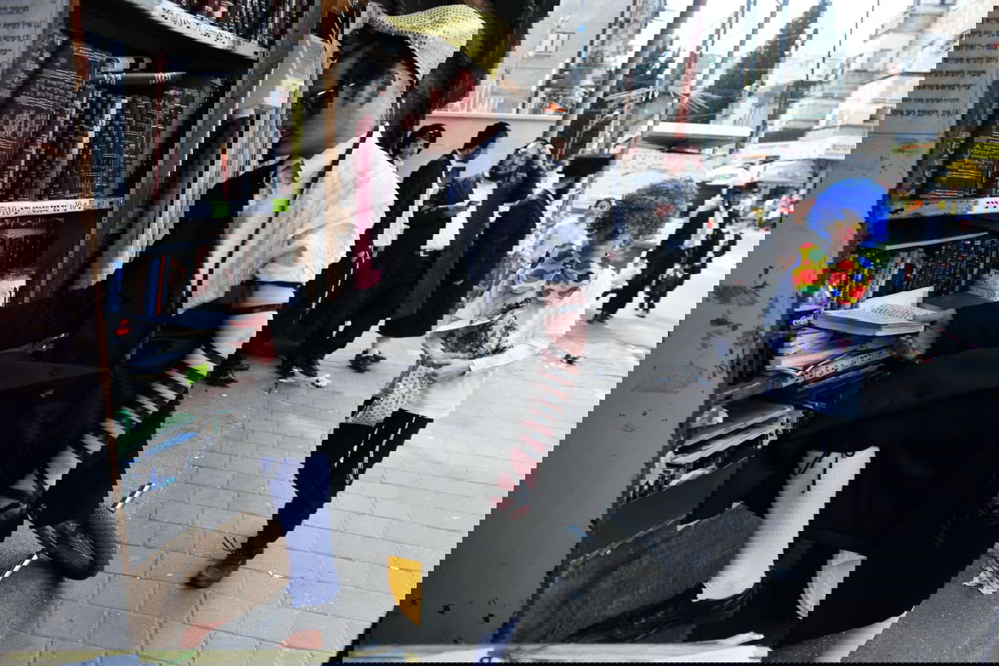 כך חוגגים הבני ברקים את חג הפורים • טעימה