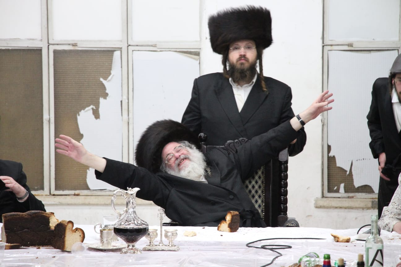 'טיש משתה היין' ושמחת פורים ב'חוג חתם סופר'