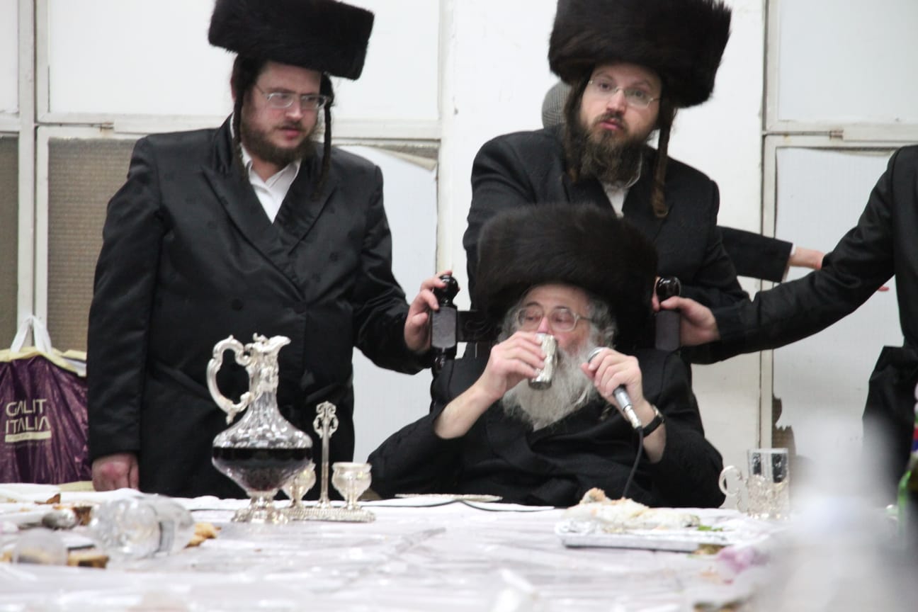 'טיש משתה היין' ושמחת פורים ב'חוג חתם סופר'