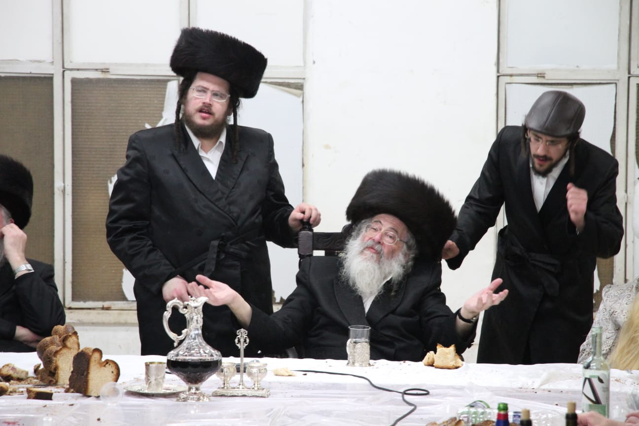 'טיש משתה היין' ושמחת פורים ב'חוג חתם סופר'