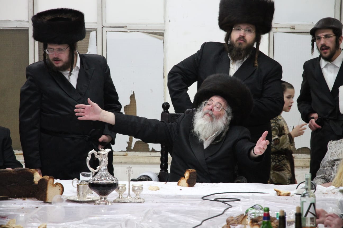 'טיש משתה היין' ושמחת פורים ב'חוג חתם סופר'