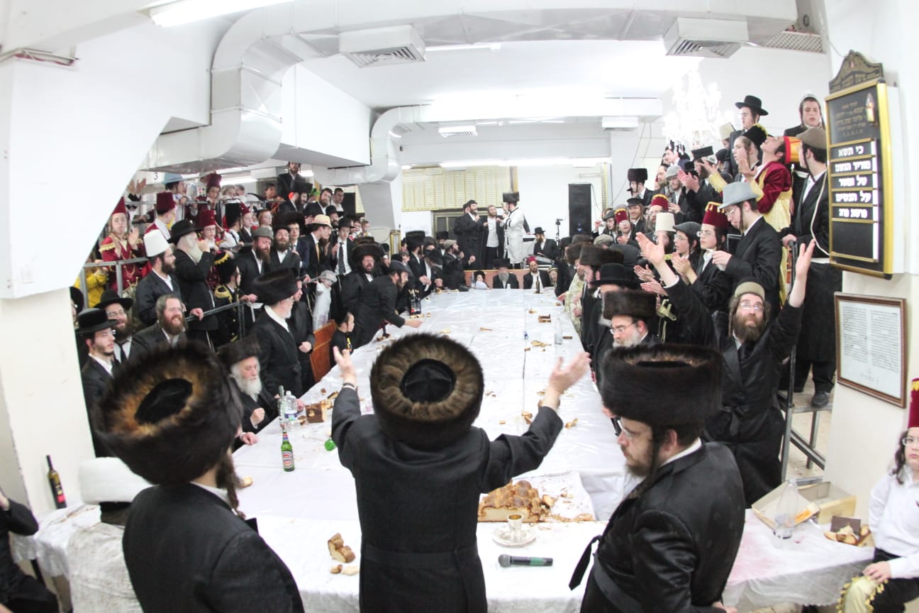 'טיש משתה היין' ושמחת פורים ב'חוג חתם סופר'