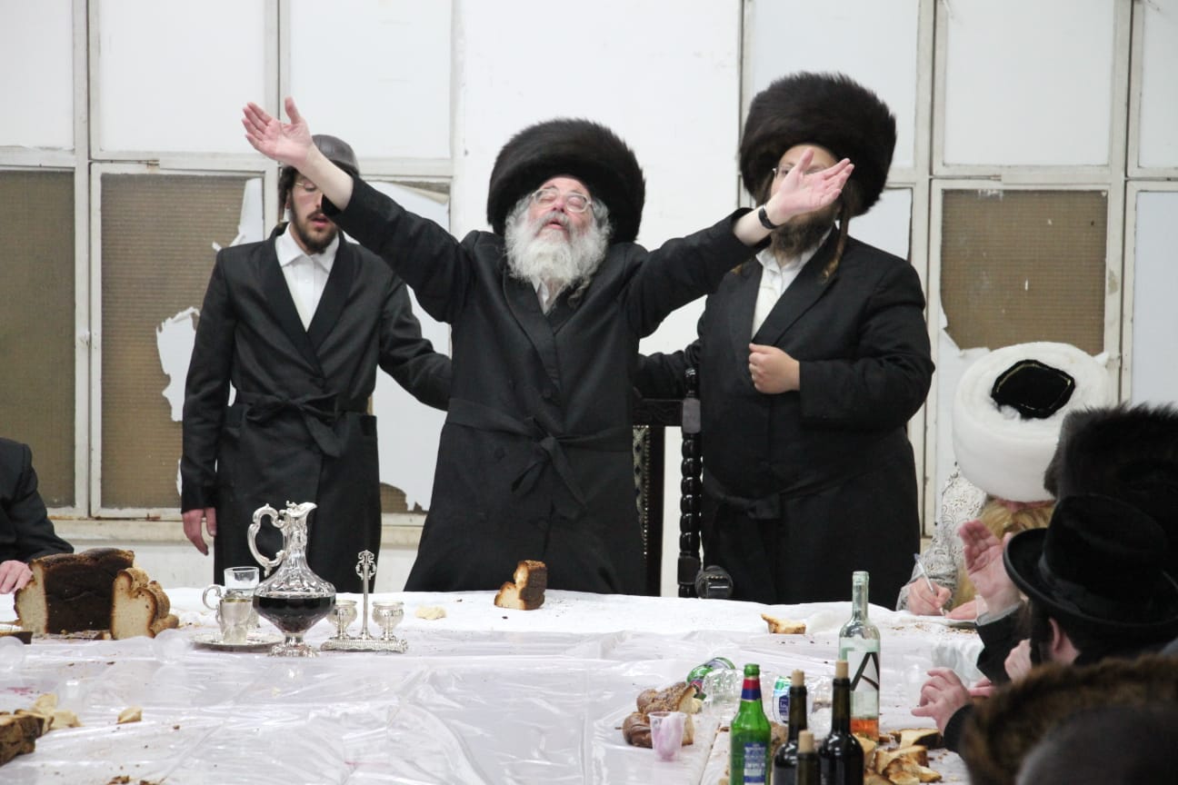 'טיש משתה היין' ושמחת פורים ב'חוג חתם סופר'