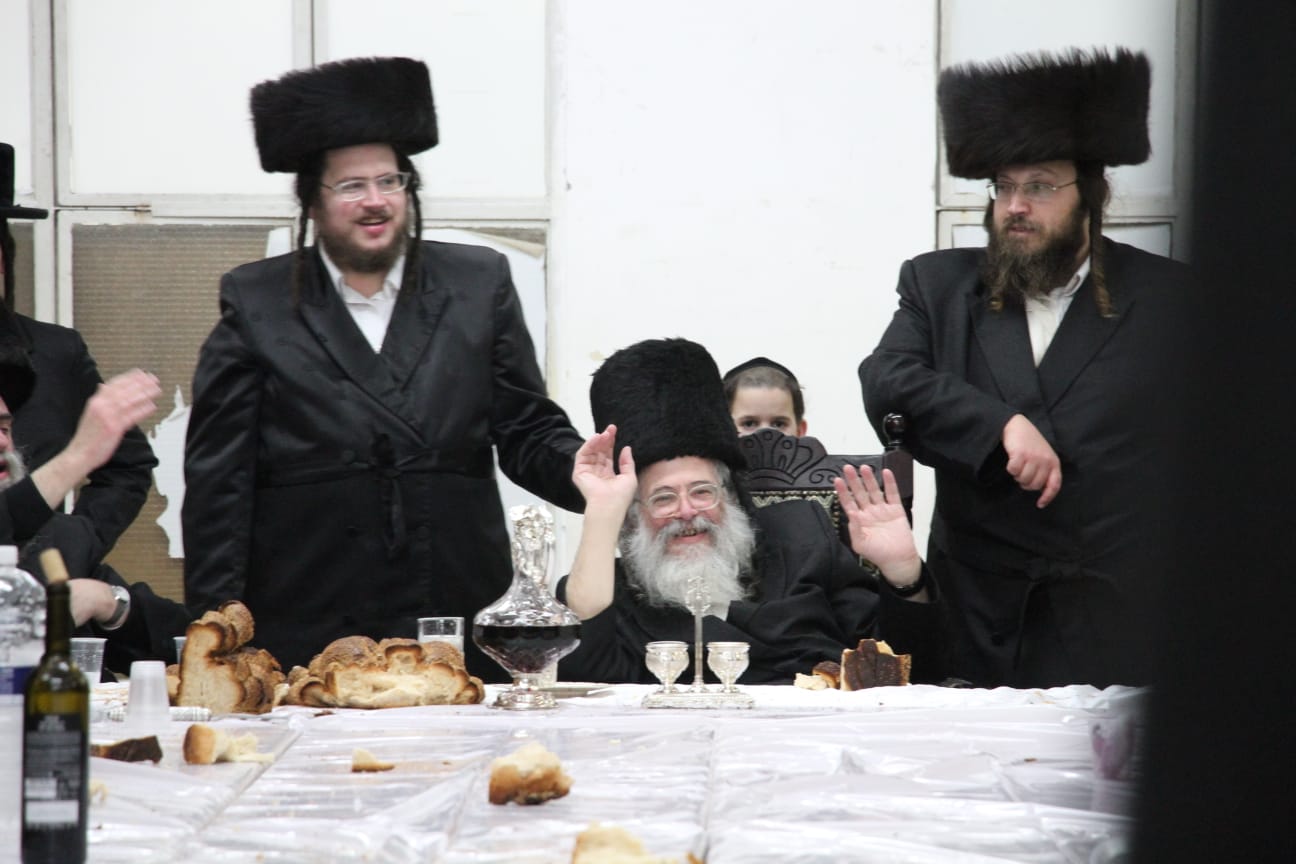 'טיש משתה היין' ושמחת פורים ב'חוג חתם סופר'