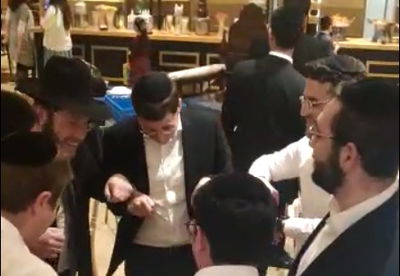 "בלי" ידיים: כך רוקדים בעידן הקורונה • צפו