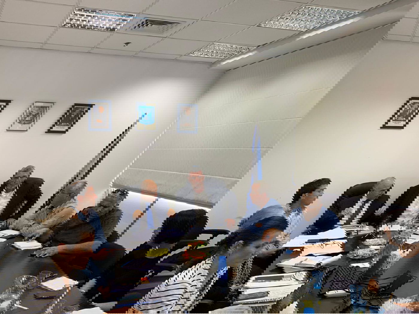 שר החינוך: בשלב זה אין צורך בביטול הלימודים • צפו