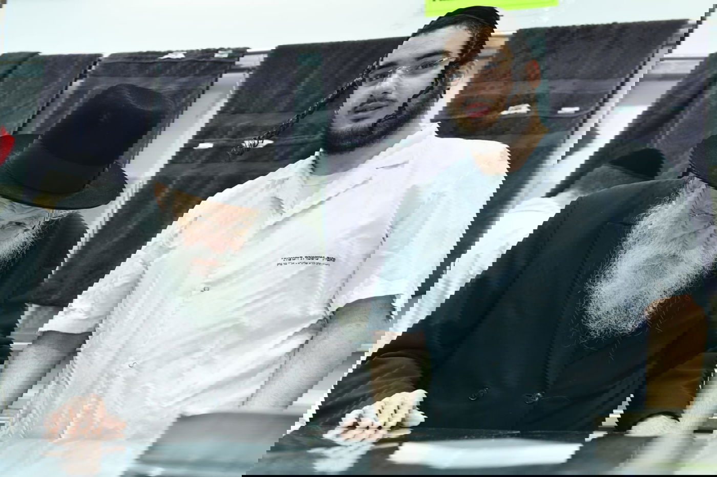 כך ה'חזונאישניקים' אופים מצות • תיעוד ענק