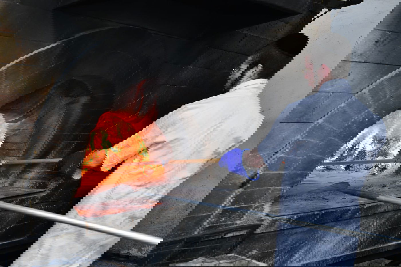 כך ה'חזונאישניקים' אופים מצות • תיעוד ענק