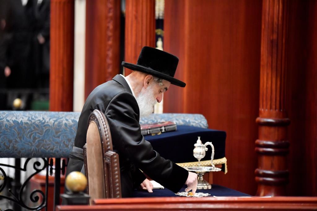 כך ציינו את חג הפורים בחצר הקודש ויז'ניץ