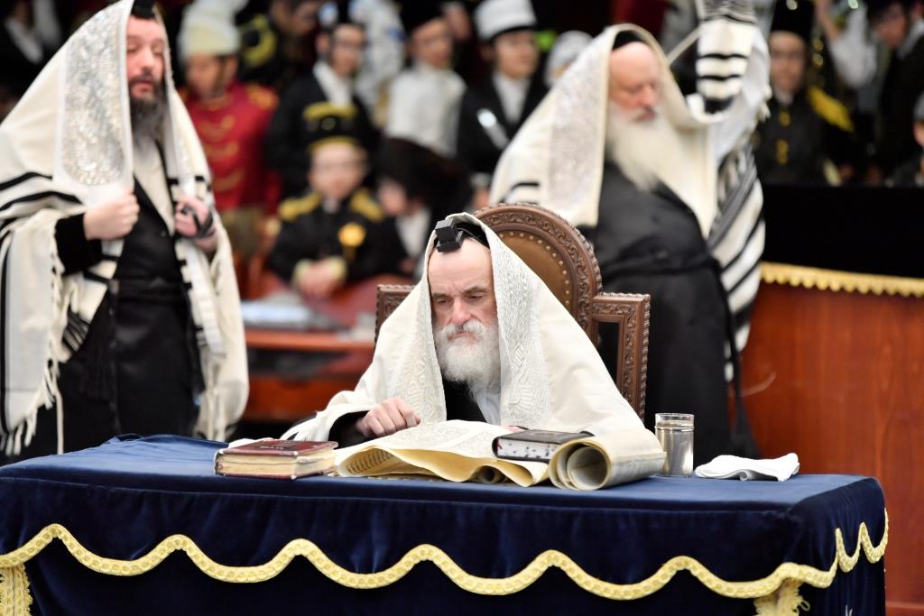 כך ציינו את חג הפורים בחצר הקודש ויז'ניץ