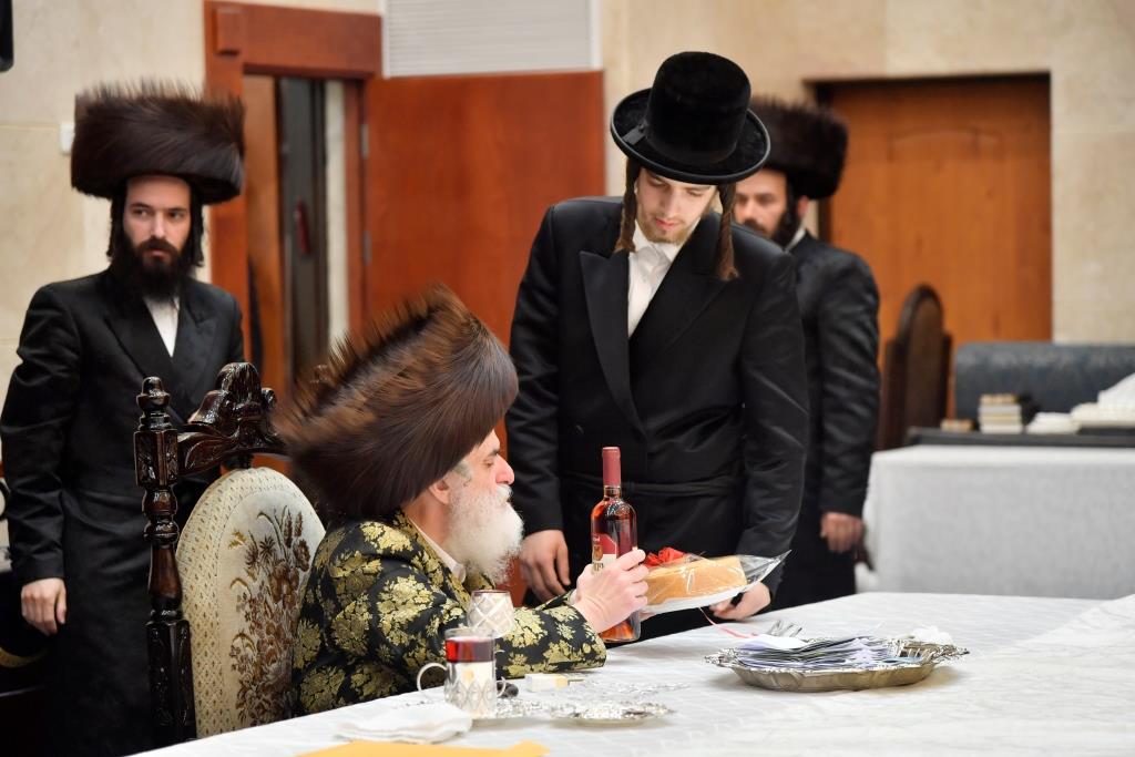 כך ציינו את חג הפורים בחצר הקודש ויז'ניץ