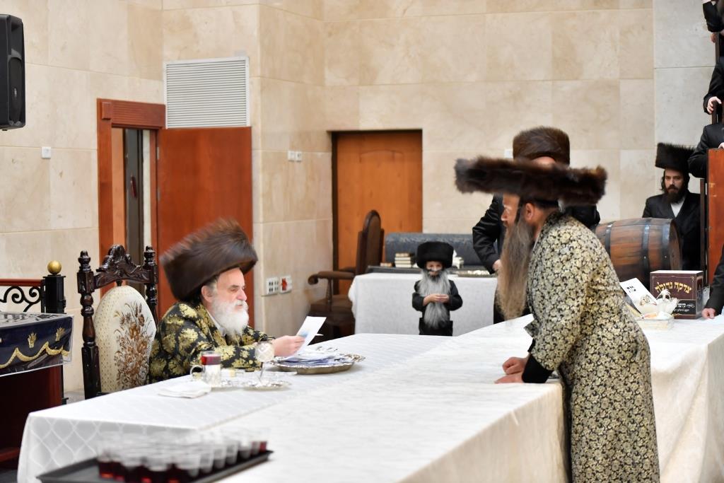 כך ציינו את חג הפורים בחצר הקודש ויז'ניץ