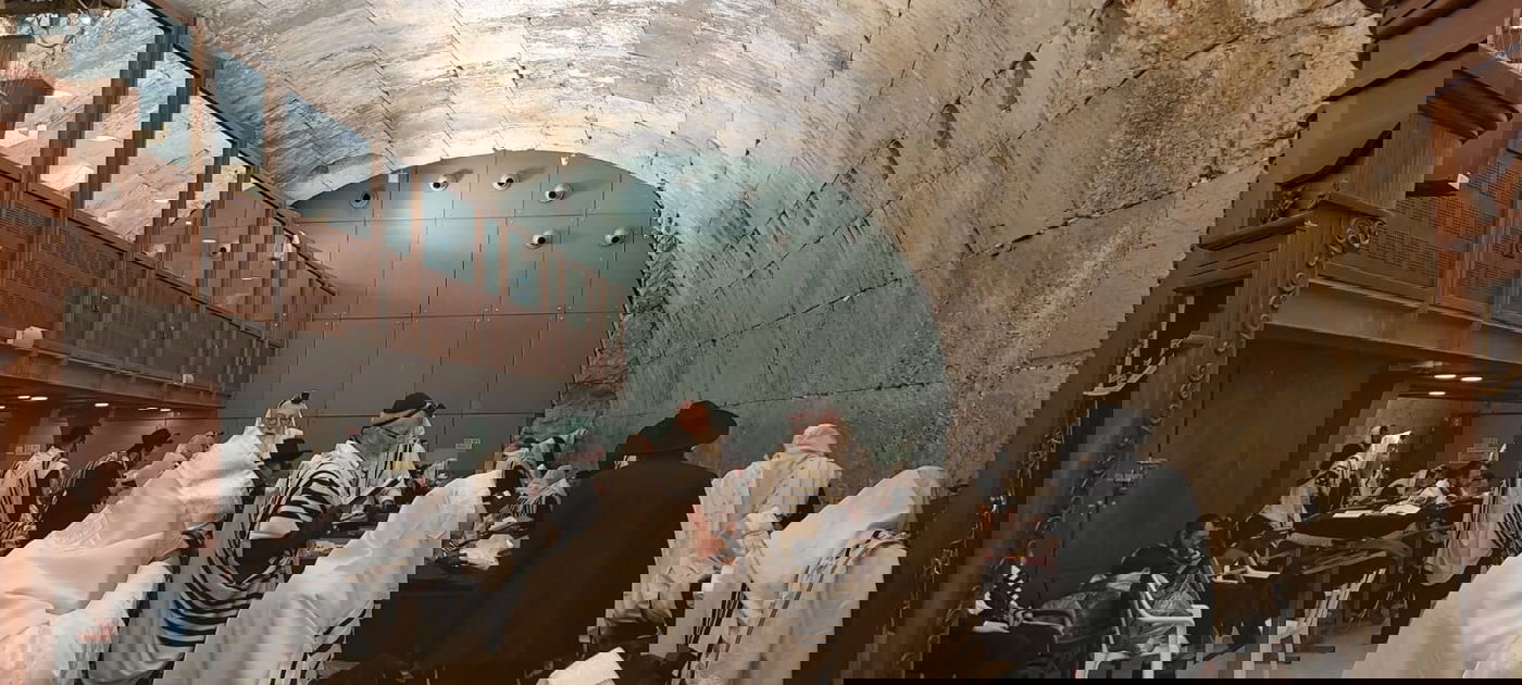 כך התפללו שחרית בכותל המערבי • תיעוד