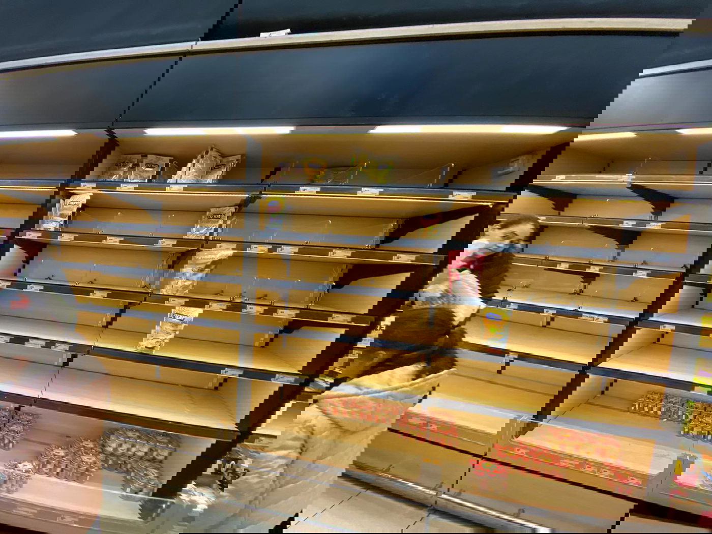 החרדים מסתערים על מדפי המרכולים • צפו