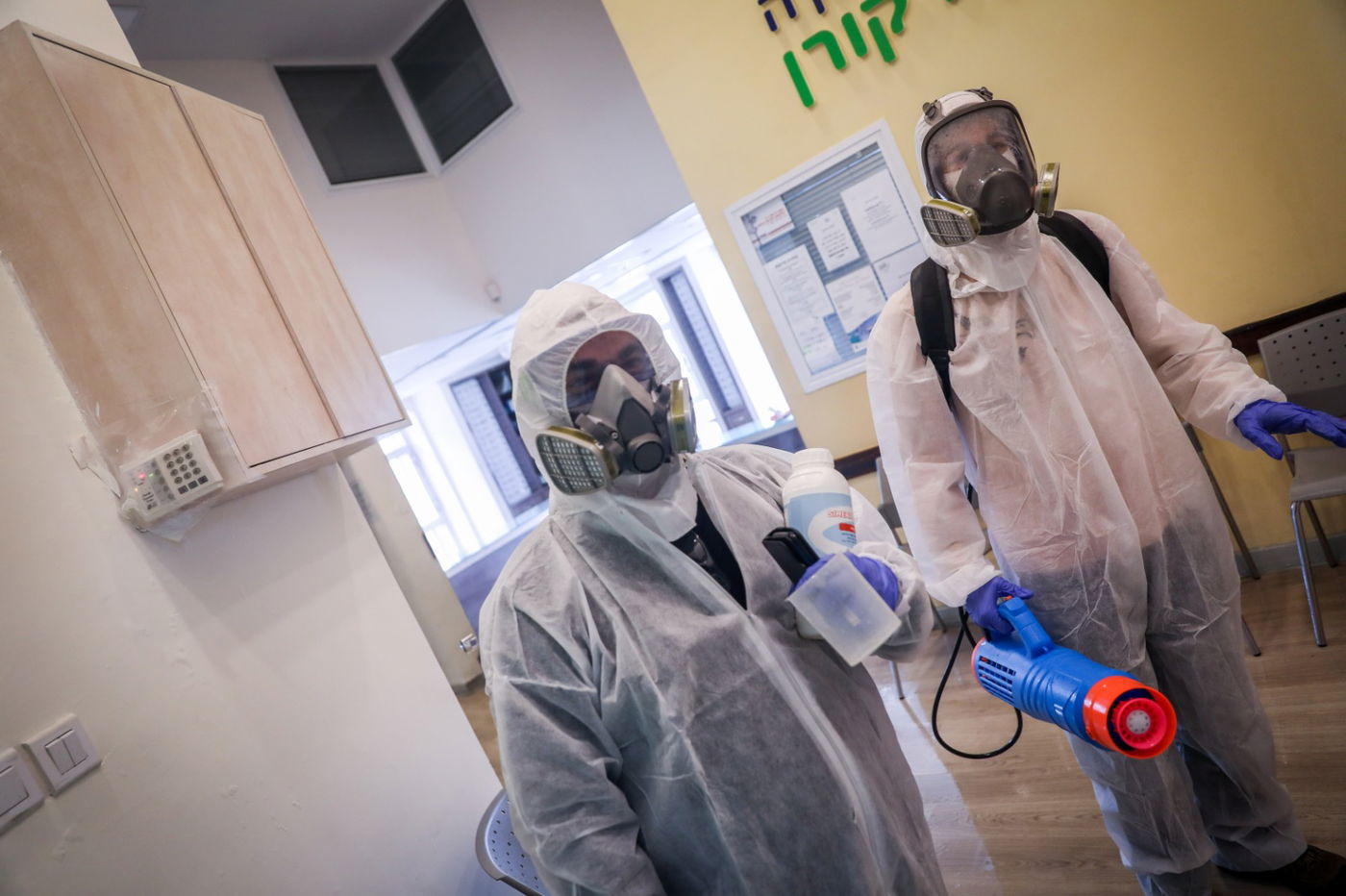 כך חוטאה האופטיקה בשכונת גאולה  • צפו