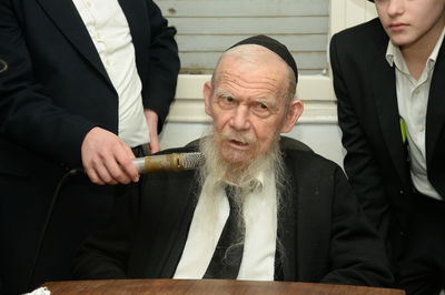 ראש הישיבה בביתו