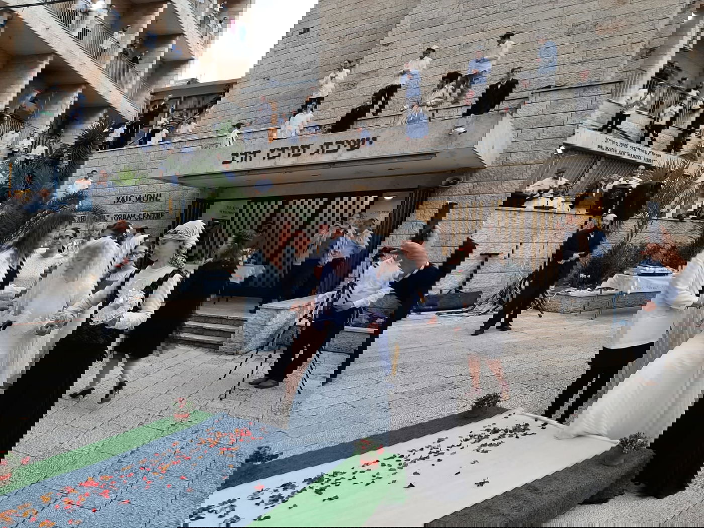 צפו ב"חתונת המרפסות" בישיבת מרכז הרב