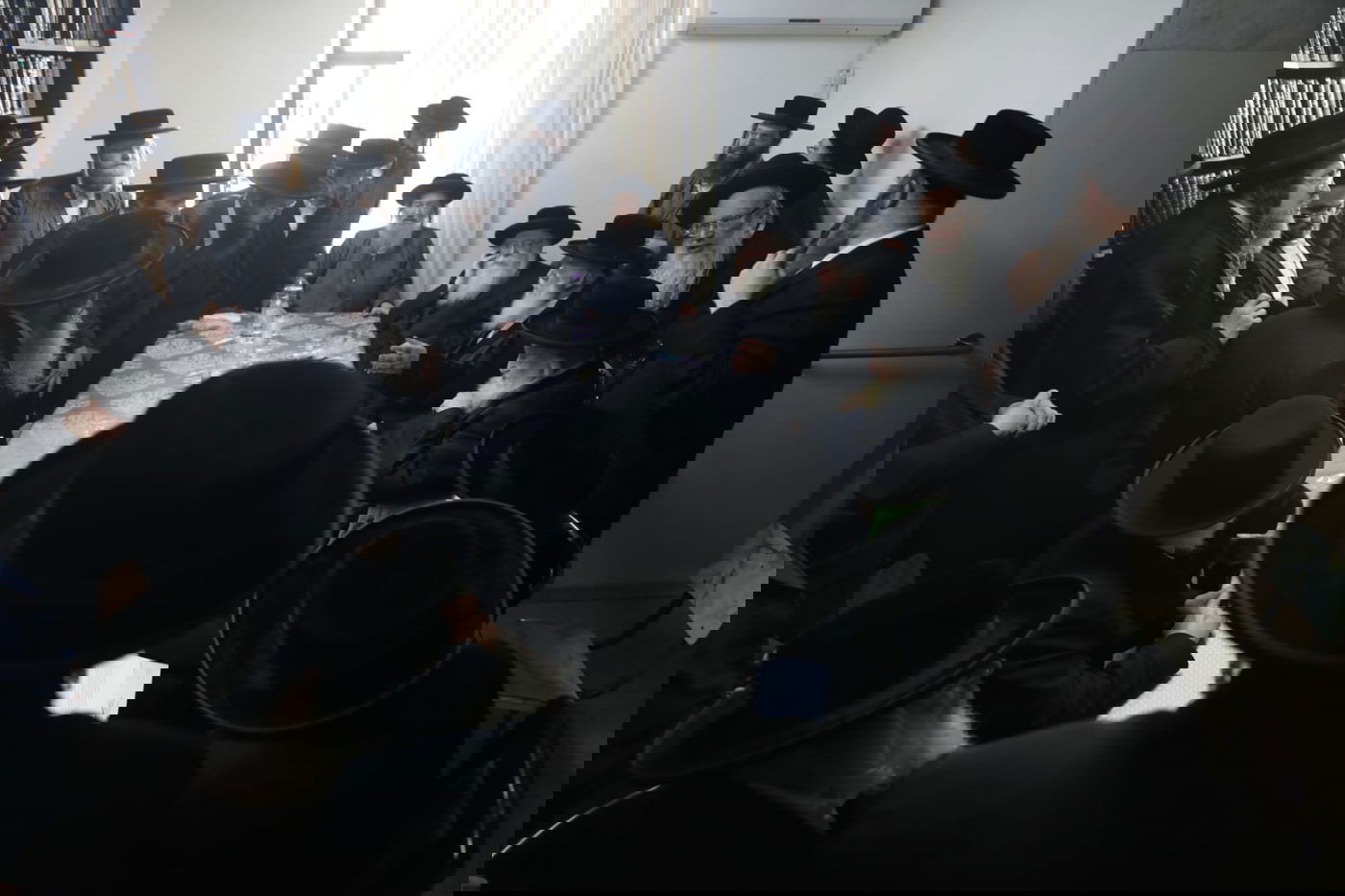 'העדה': הגנים ובתי הספר לבנות - ייסגרו; ב'חיידרים' ילמדו בקבוצות