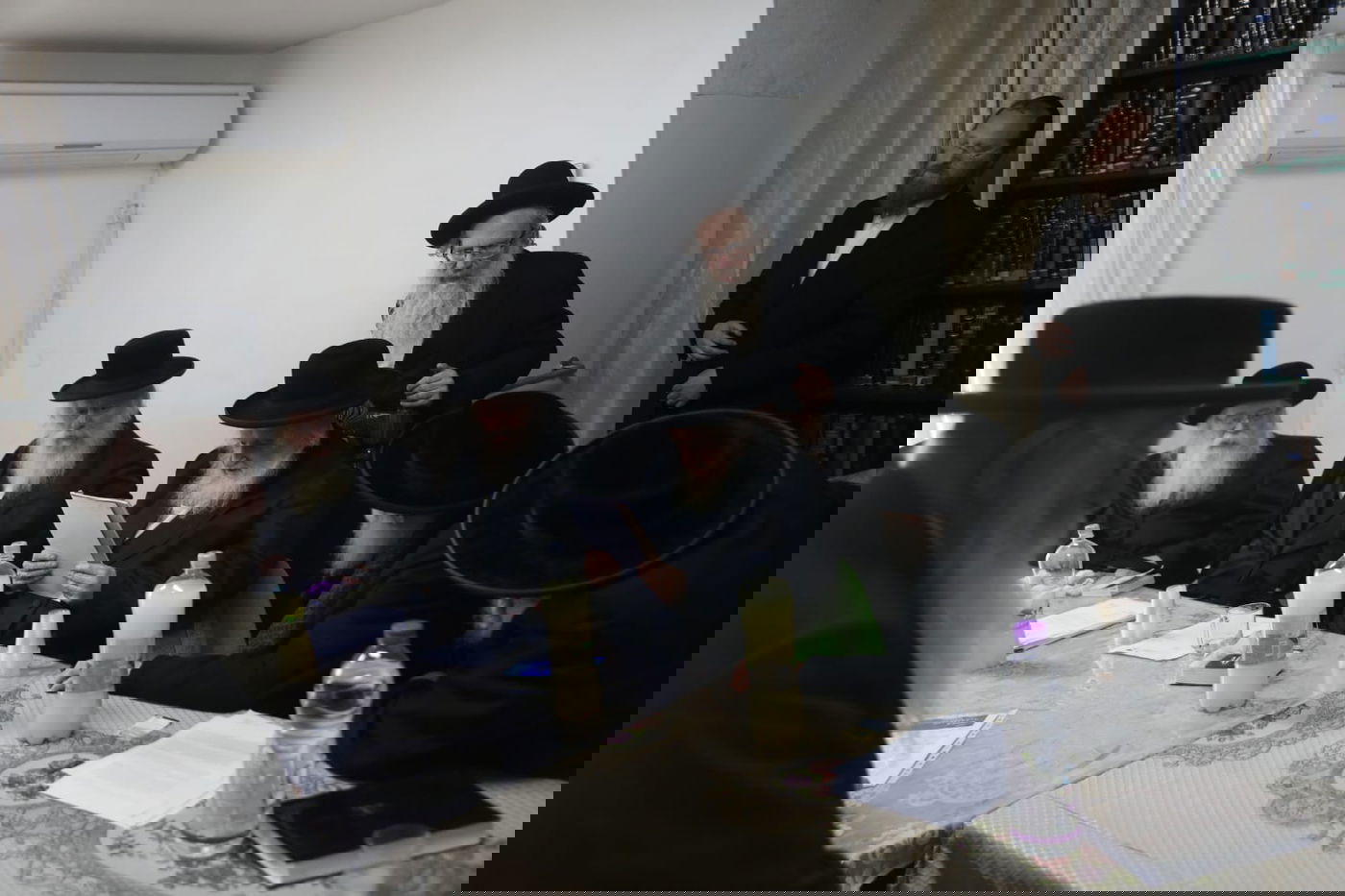 'העדה': הגנים ובתי הספר לבנות - ייסגרו; ב'חיידרים' ילמדו בקבוצות