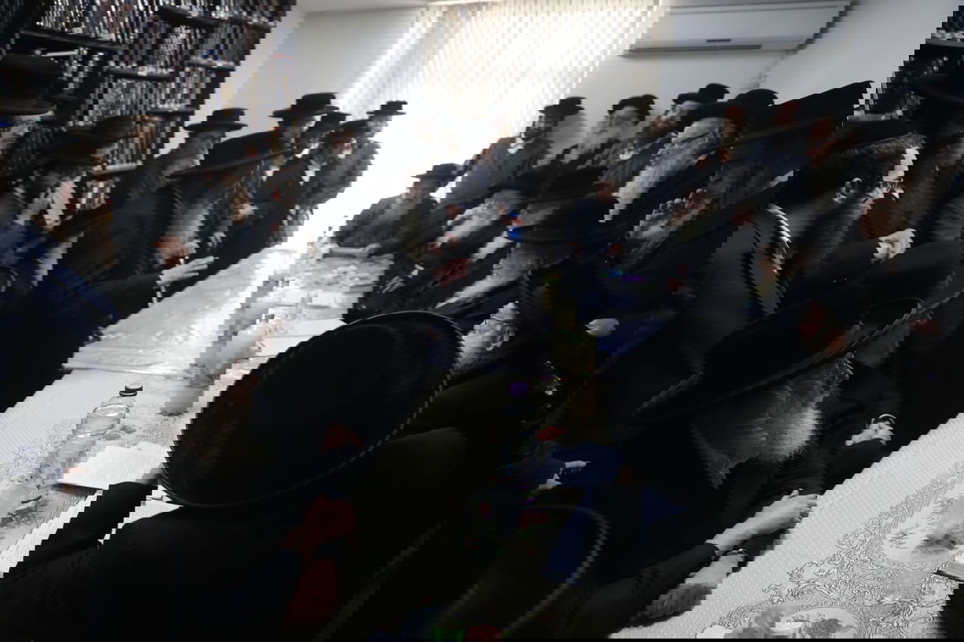 'העדה': הגנים ובתי הספר לבנות - ייסגרו; ב'חיידרים' ילמדו בקבוצות