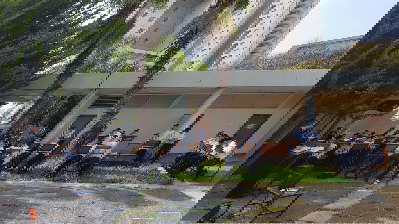 "עסקים כרגיל": צפו ב'שטייגען' בבאר יעקב