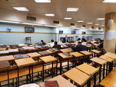 שיעורו של הגר"א אריאלי התקיים בחדר ריק