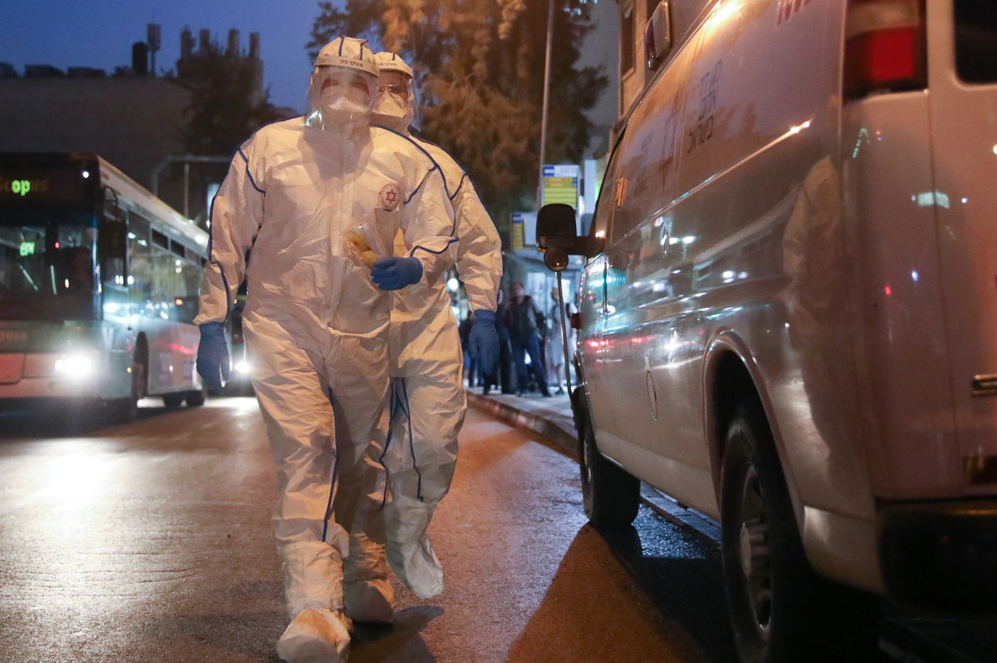 טוב מושל ברוחו // מנחם גשייד